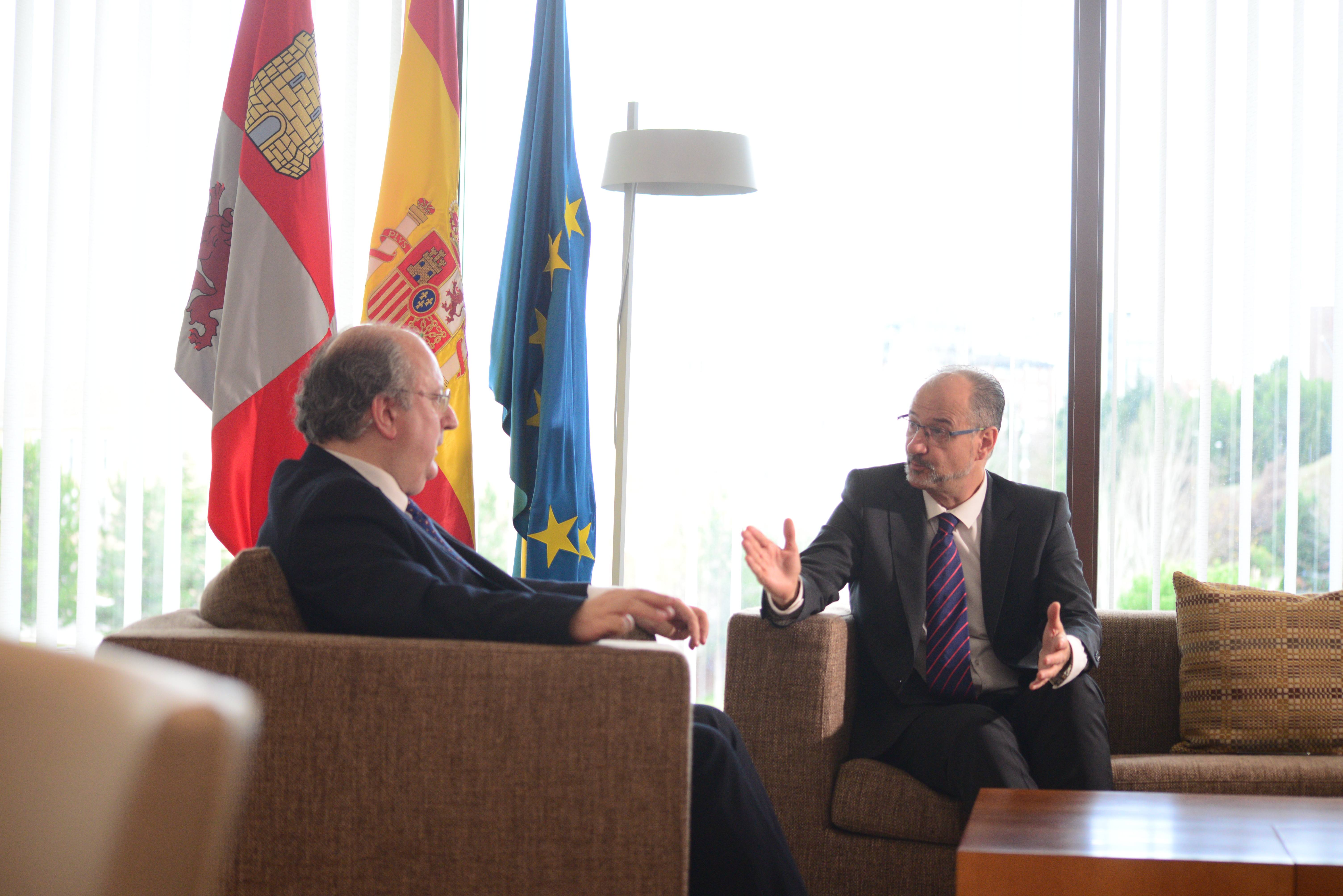 20191217 - Foto2 Reunión presidente de las Cortes con presidente del CES